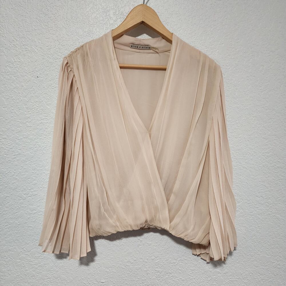 Alice + Olivia Pleated Surplice Wrap Butterfly Sleeve Beige Blouse Large Romatic